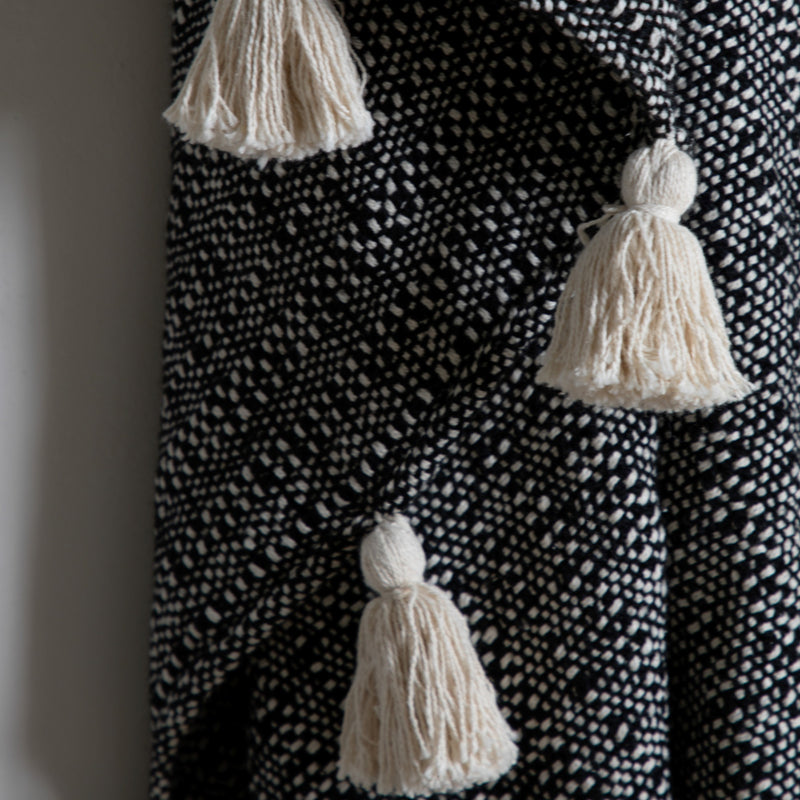 Woven Throw With Tassles